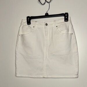 GUANYY Woman’s denim skirt.